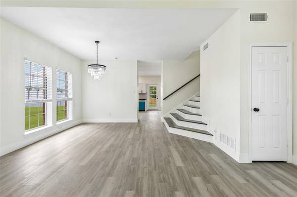 7108 Cadillac Boulevard, Arlington, TX 76016