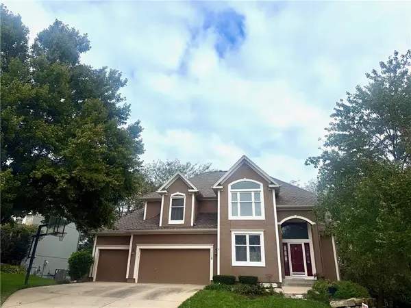 11216 W 140th PL, Overland Park, KS 66221