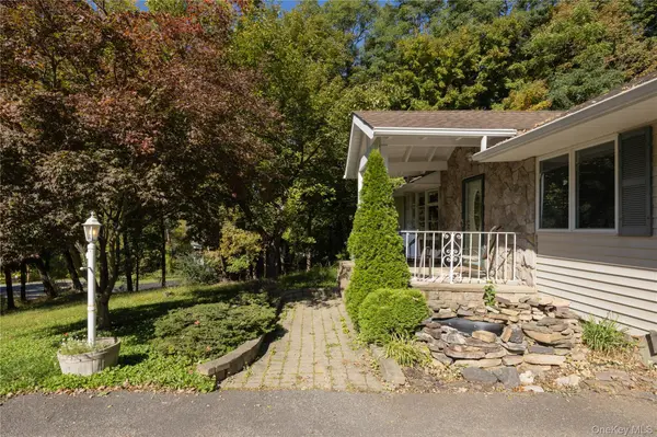 10 Michelle DR, Newburgh, NY 12550