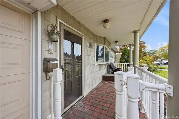 97 Cypress LN, Westbury, NY 11590