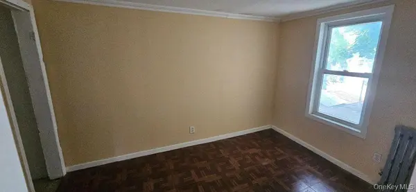 8650 125th ST, Richmond Hill, NY 11418