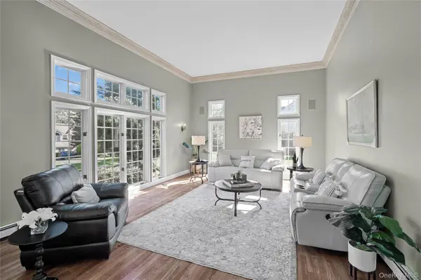 8 China LN, East Setauket, NY 11733