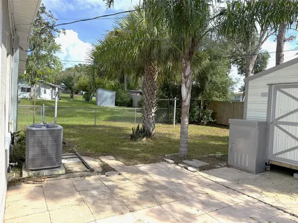 681 N WELLINGTON DR, Deltona, FL 32725