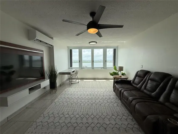 3 LAGUNA GARDENS AVE #11F, Carolina, PR 00979