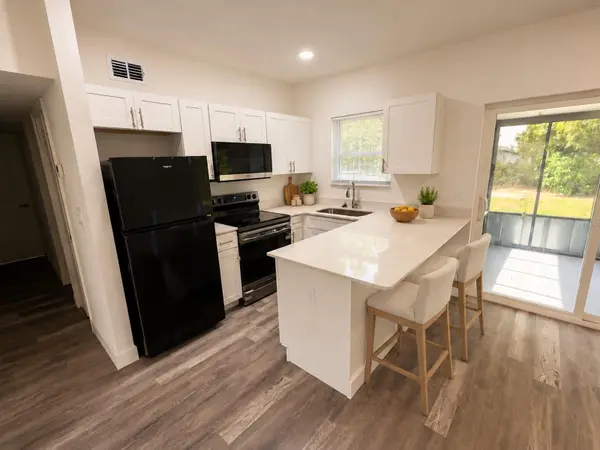 1701 TALLAHASSEE DR, Daytona Beach, FL 32117