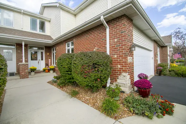 10726 Canterbury DR, Mokena, IL 60448