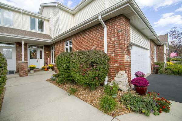 10726 Canterbury DR, Mokena, IL 60448