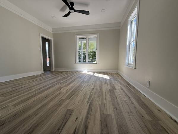 907 PORTER ST, Waukegan, IL 60085