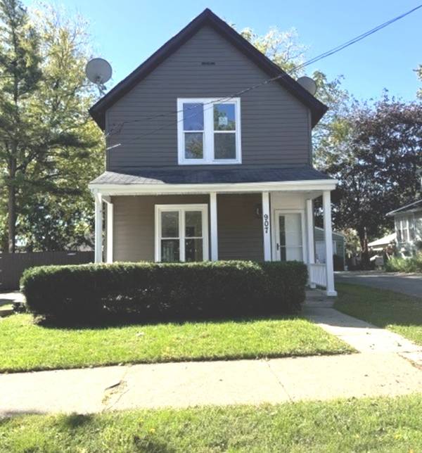 907 PORTER ST, Waukegan, IL 60085