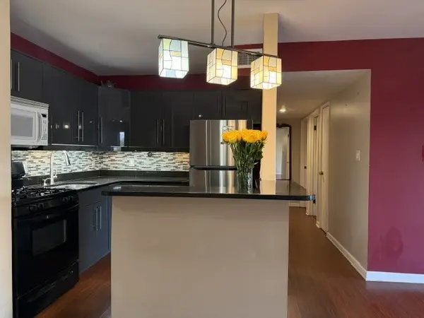 9840 S PULASKI RD #211-4, Oak Lawn, IL 60453