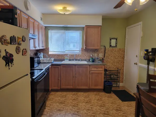 9356 Bay Colony DR #2N, Des Plaines, IL 60016