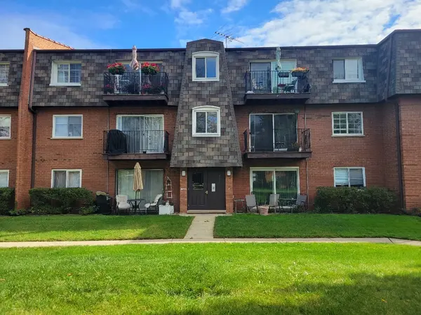 9356 Bay Colony DR #2N, Des Plaines, IL 60016