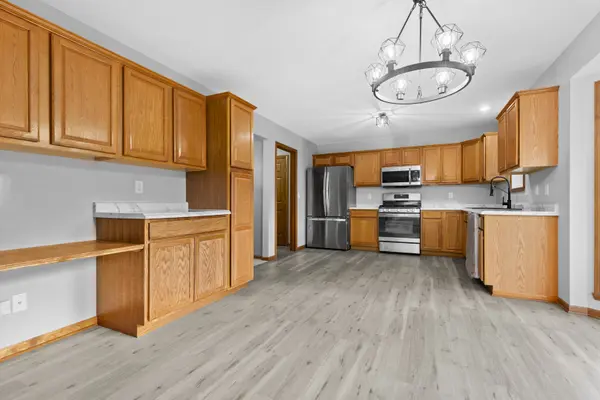 2351 Kristi LN, Rockford, IL 61102