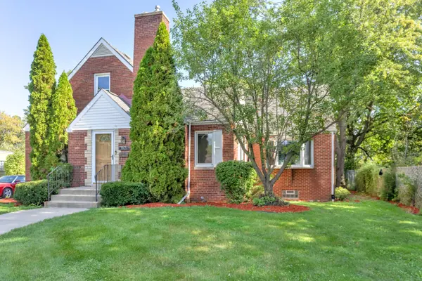 7821 State Line AVE, Munster, IN 46321