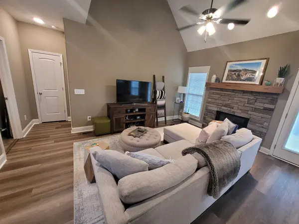 249 Crusaw Dr, Clarksville, TN 37043