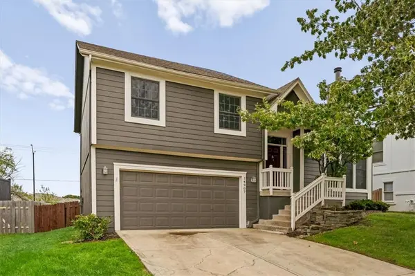 14907 S Summit ST, Olathe, KS 66062