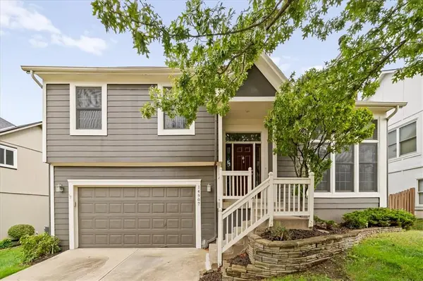 14907 S Summit ST, Olathe, KS 66062