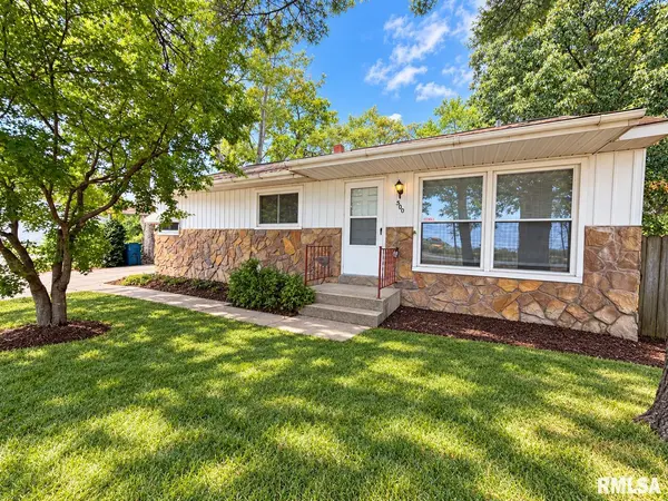 500 E Atkins ST, Elkville, IL 62932