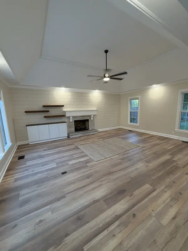 100 Carriage Way, Hendersonville, TN 37075