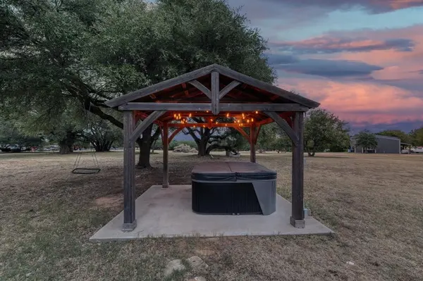314 Bend Of The Bosque Road, China Spring, TX 76633