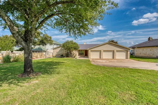 209 Senisa DR, Buchanan Dam, TX 78609