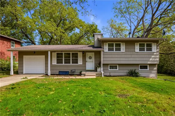 7201 NW Winter AVE, Kansas City, MO 64152