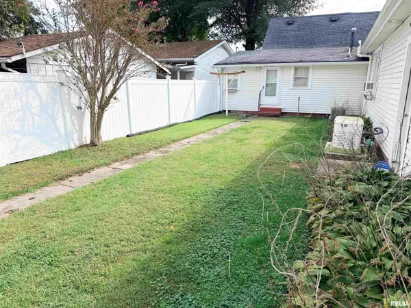 22483 RAILROAD ST, Olive Branch, IL 62969