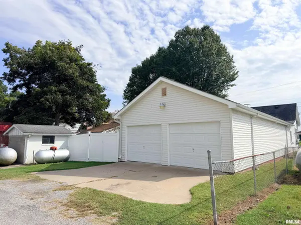 22483 RAILROAD ST, Olive Branch, IL 62969