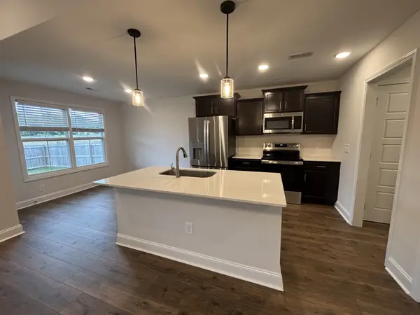559 Herman Dr, Clarksville, TN 37042