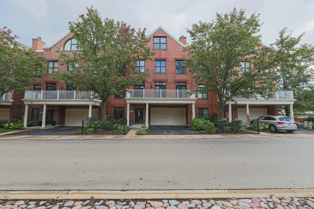 2760 Valor DR #9, Glenview, IL 60026