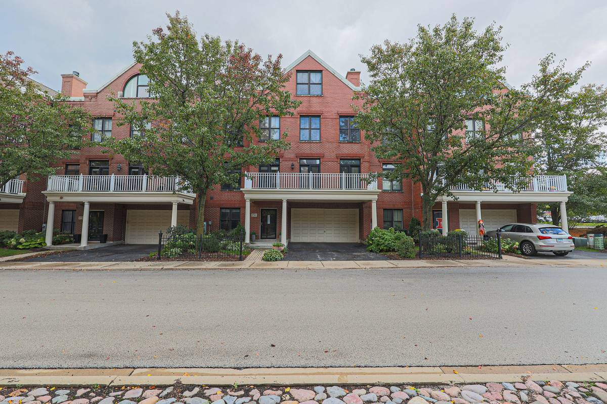 2760 Valor DR #9, Glenview, IL 60026