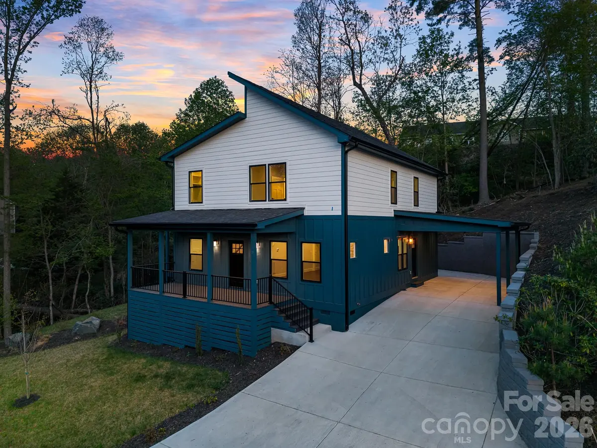 18 Winterhawk DR, Arden, NC 28704