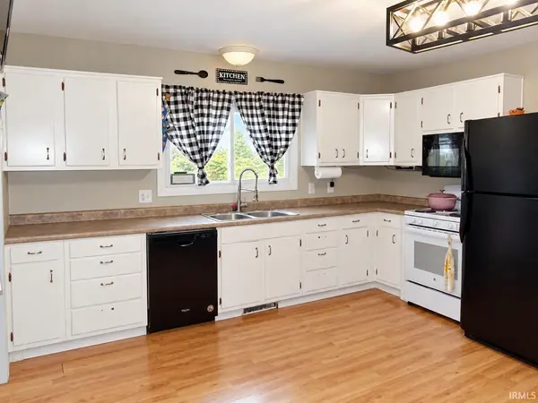 706 Delamatyr ST, Knox, IN 46534