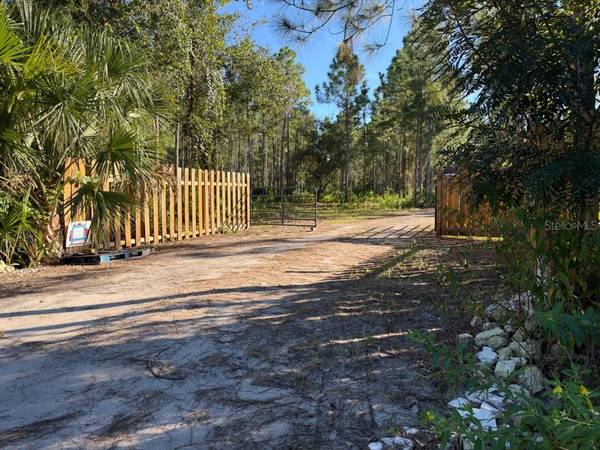 8961 FREEDOM RD, Mims, FL 32754