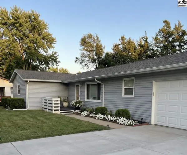 1312 Landon St, Hutchinson, KS 67501