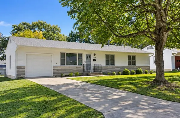 210 S Forest LN, Republic, MO 65738