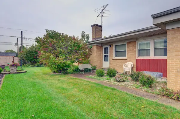 1248 Andrea LN, Des Plaines, IL 60018