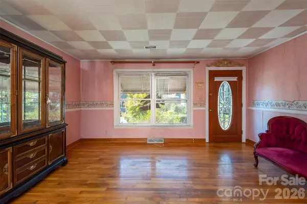 163 Carrier ST, Asheville, NC 28806