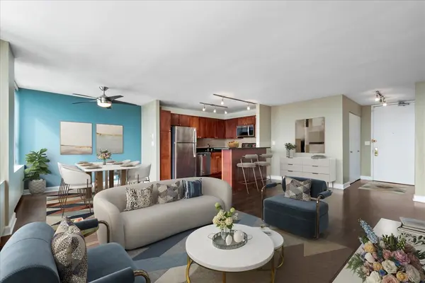 655 W Irving Park RD #4003, Chicago, IL 60613