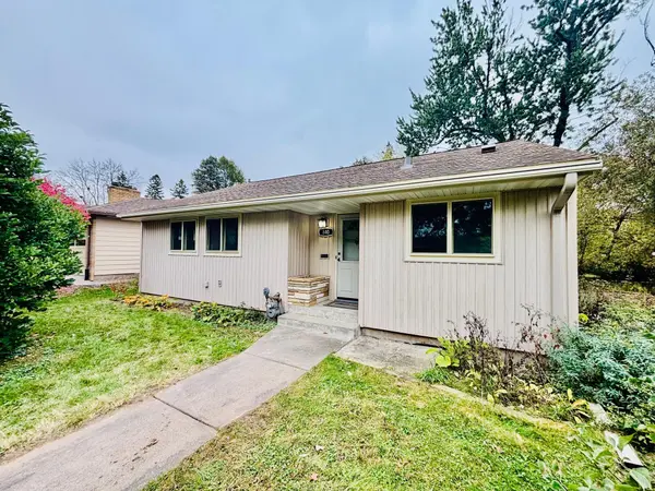 840 Montana AVE W, Saint Paul, MN 55117