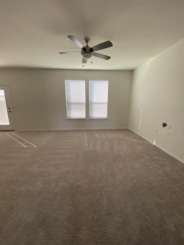 4613 Syndicate RD, Manor, TX 78653