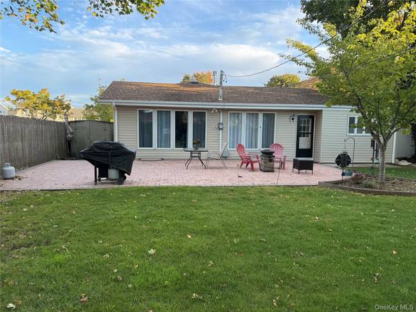 4 Primrose AVE, Hicksville, NY 11801