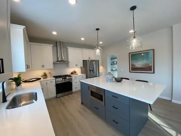 4842 Baker Reserve LN, Maple Plain, MN 55359
