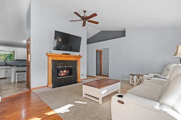 720 HICKORY VALLEY CT, De Pere, WI 54115