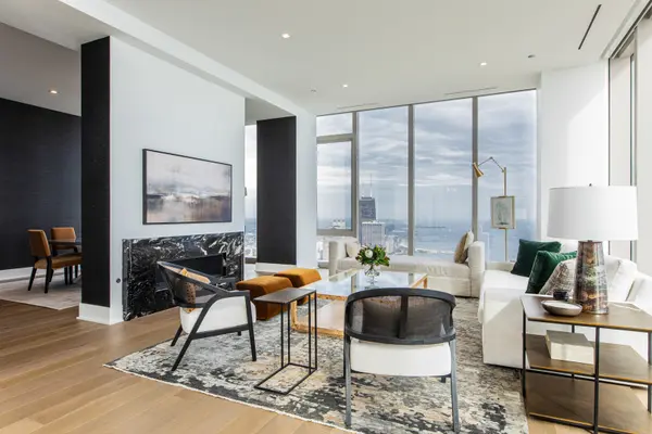 363 E Wacker DR #7701, Chicago, IL 60601