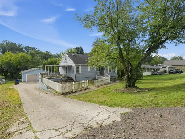 1404 Charles Dr, Knoxville, TN 37918