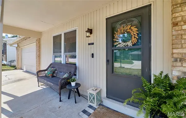 24 Lemon Tree DR, St Peters, MO 63376