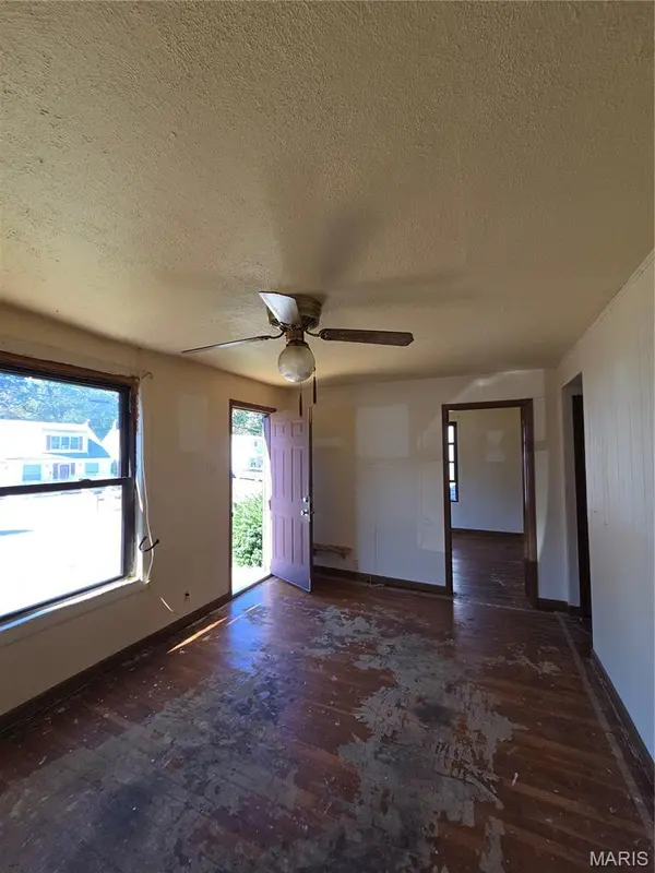 3224 Rex AVE, Breckenridge Hills, MO 63114
