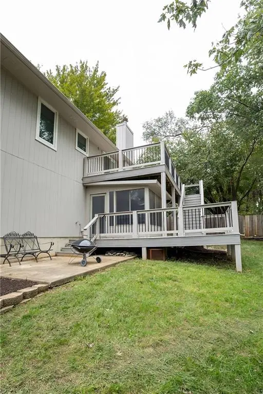 140 Debra ST, Lansing, KS 66043