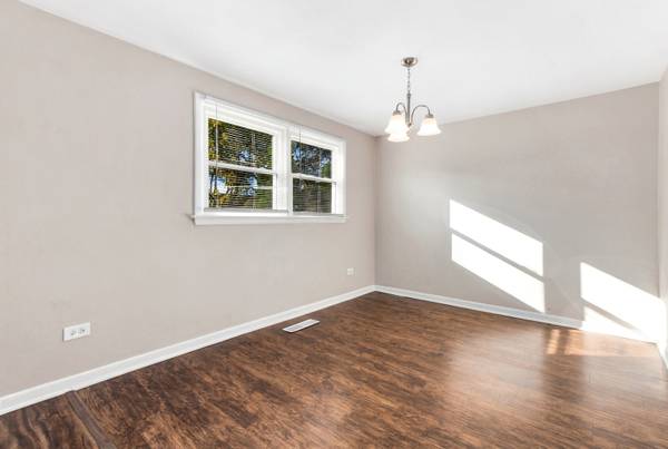16767 Sunset Ridge DR, Country Club Hills, IL 60478